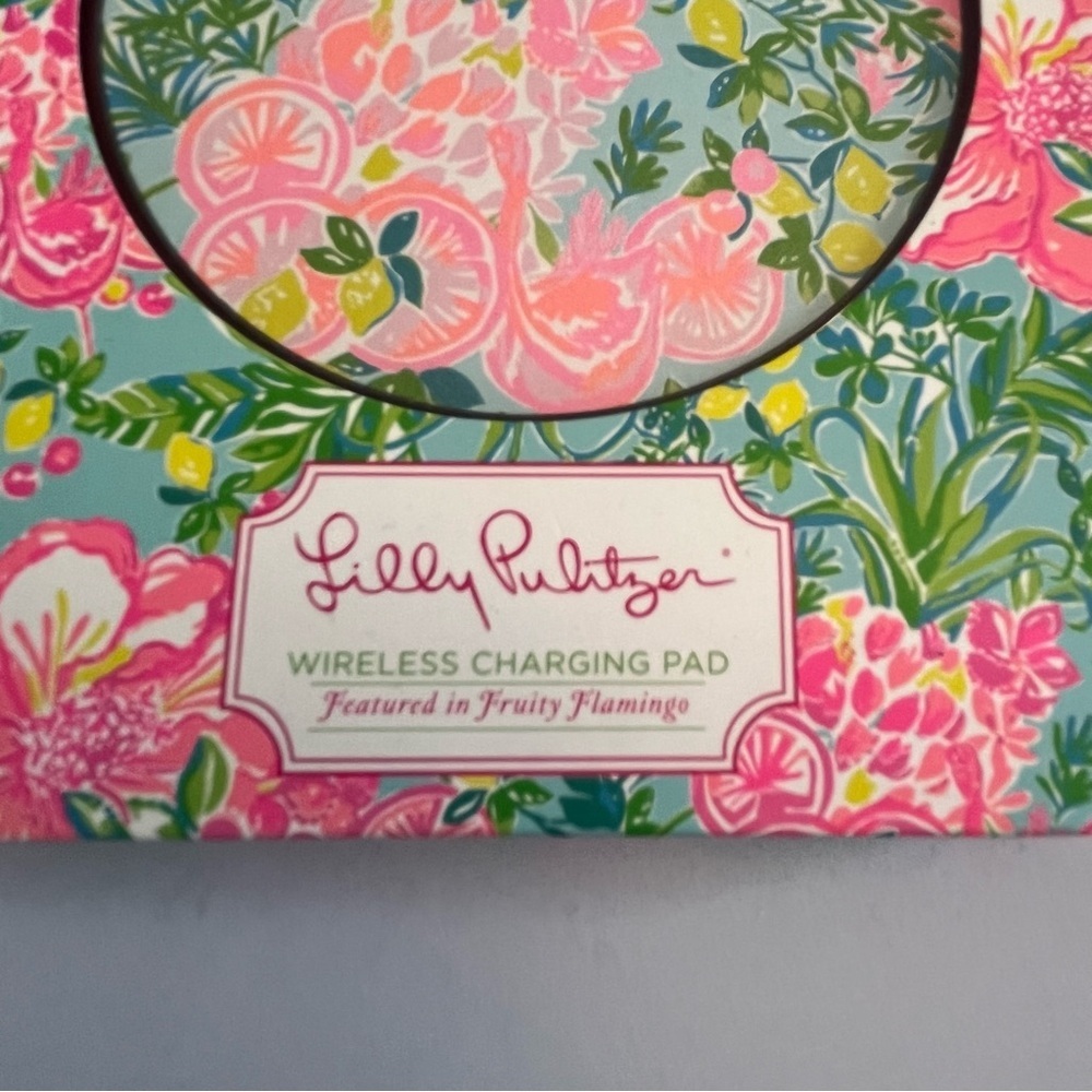 Lilly Pulitzer Fruity Flamingo Wireless Charging Pad - Picture 2 of 4